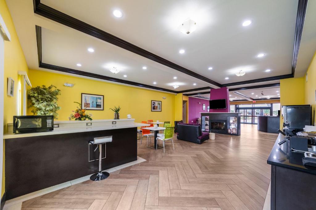 TV a/nebo společenská místnost v ubytování Residency Suites