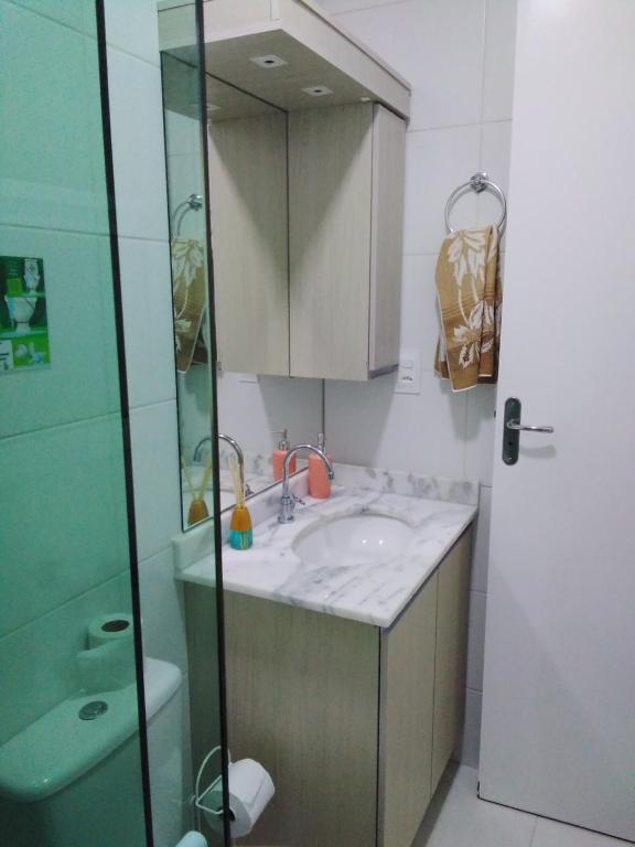  Apto Condomínio Vila Monrealle