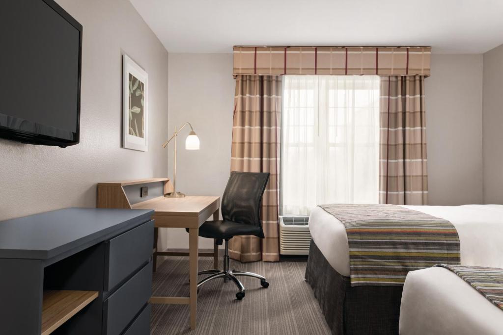 Country Inn & Suites by Radisson, Schaumburg, IL - 皇后区有两张大号床