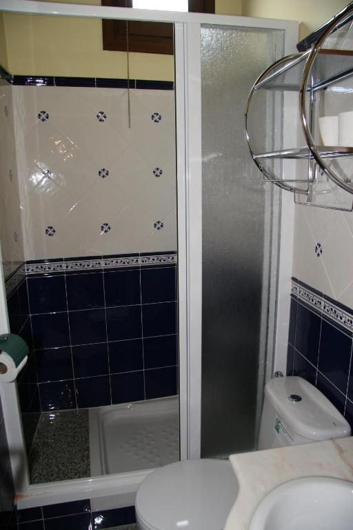 A bathroom at Apartamentos La Iglesia