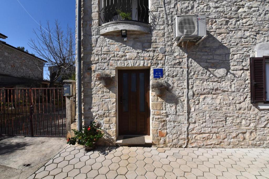 Afbeelding uit fotogalerij van Apartment Nona in Tar