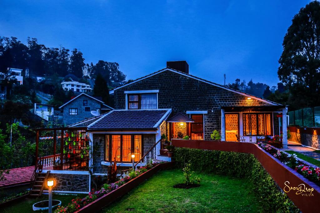 Aed väljaspool majutusasutust snow drop villa