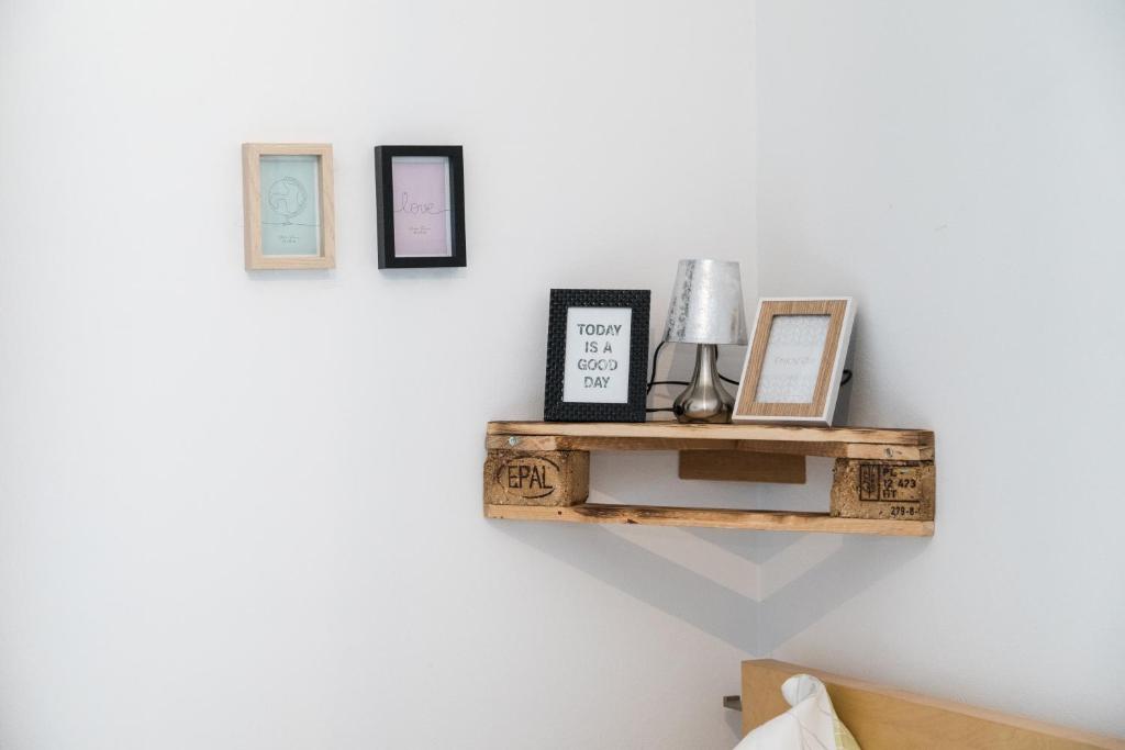 Príslušenstvo na prípravu kávy alebo čaju v ubytovaní Cozy & quiet Apartment close to Hauptbahnhof Graz