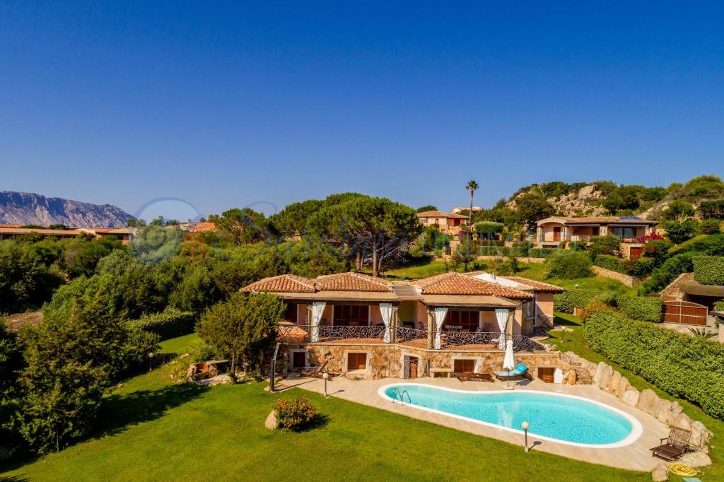 Bazén v ubytování Villa Danza dei Fenicotteri nebo v jeho okolí