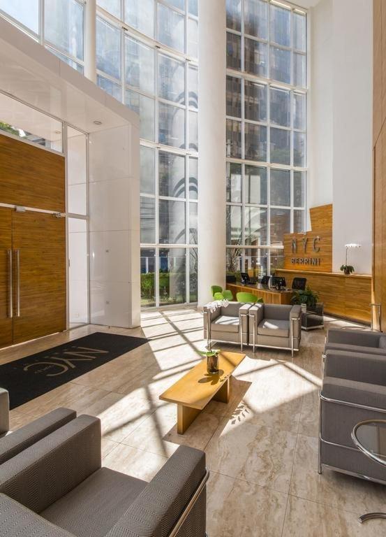  NYC Complex Residence