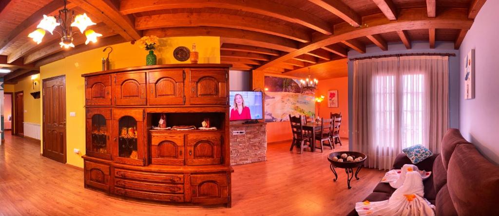 TV a/nebo společenská místnost v ubytování Casa Rural Del Valle Obeso