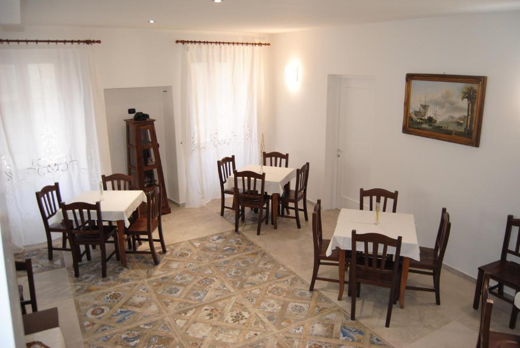A seating area at B & B Palazzo Maestro & Corte Maestro rooms
