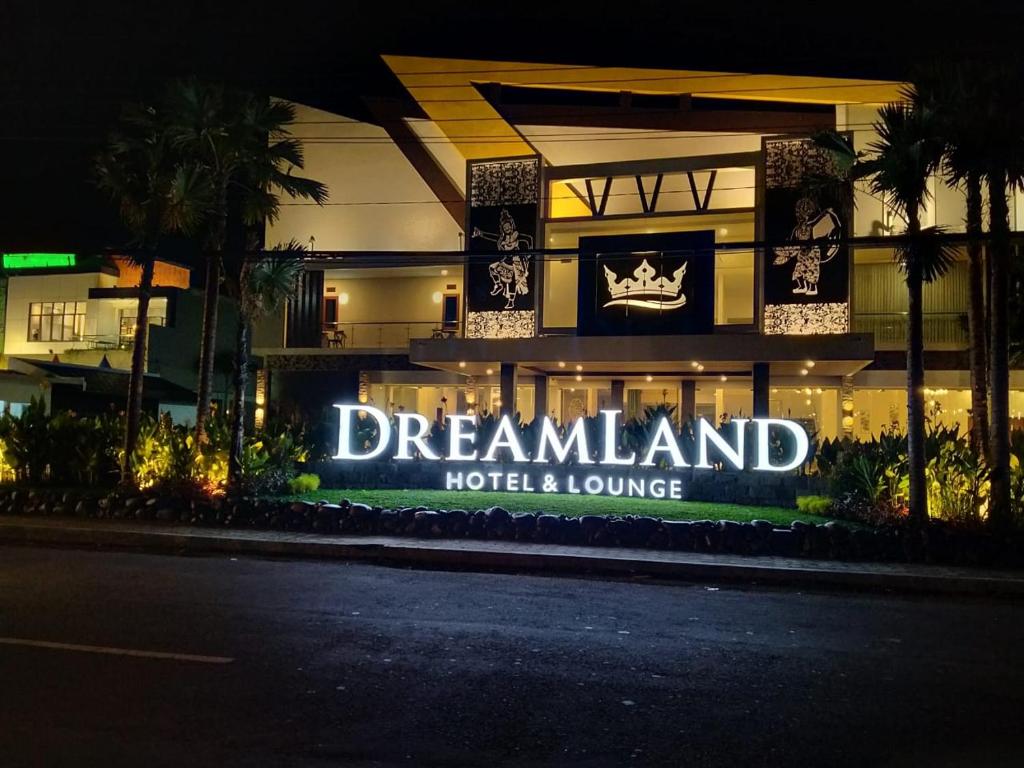 Dreamland Hotel And Lounge - Housity