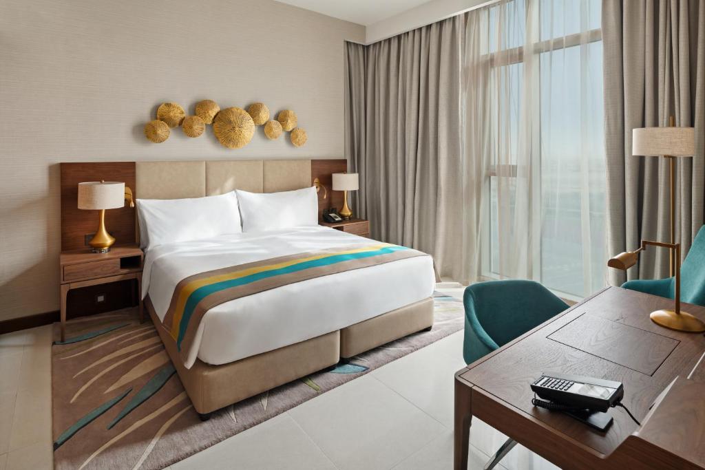 
King Room with City View - Smoking - Includes 35% Off Spa, Free Shuttle Bus to DIP Metro, Ibn Battuta Mall, JBR Beach & Al Maktoum Airport (Advance Booking Required)

