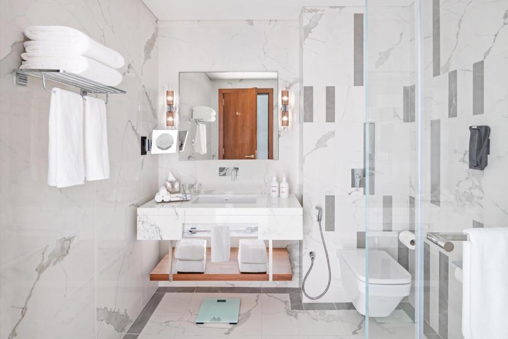 
Standard Twin Room with City View - Includes 35% Off Spa, Free Shuttle Bus to DIP Metro, Ibn Battuta Mall, JBR Beach & Al Maktoum Airport (Advance Booking Required)
