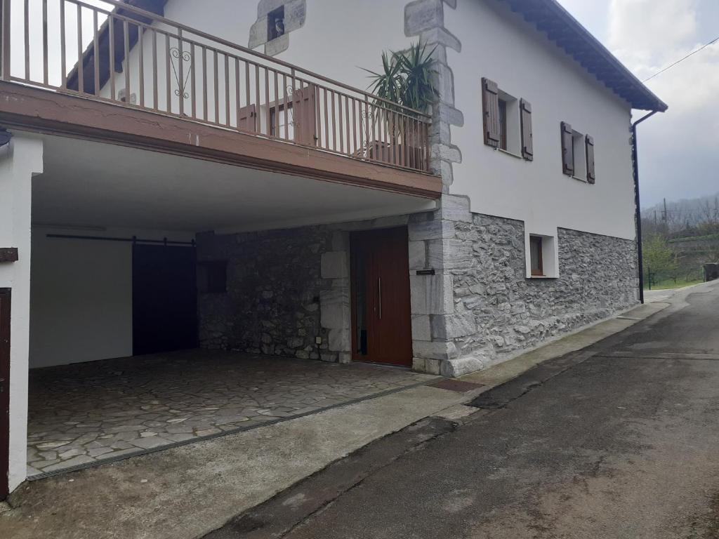 Aizalegia, Igantzi – Updated 2023 Prices