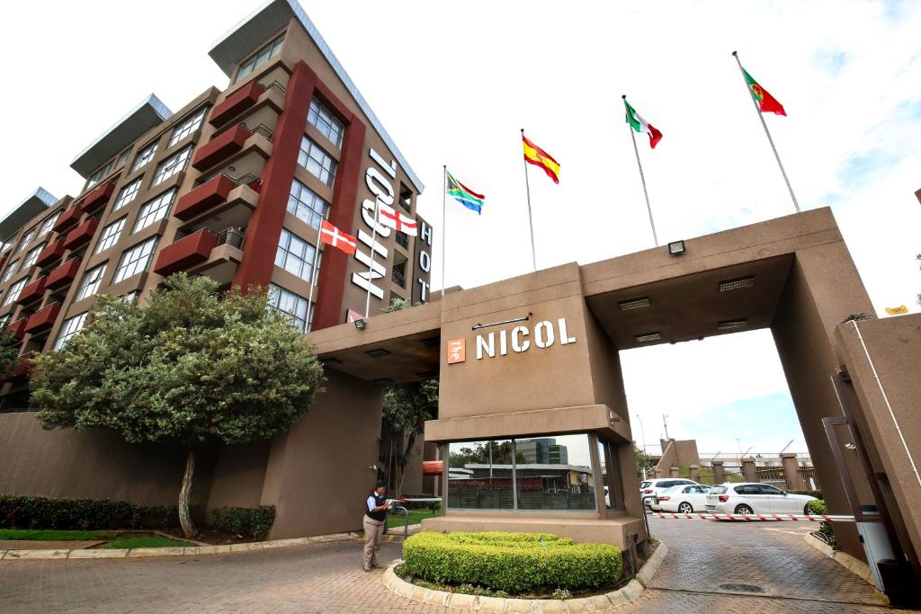 El edificio en el que está el apartahotel