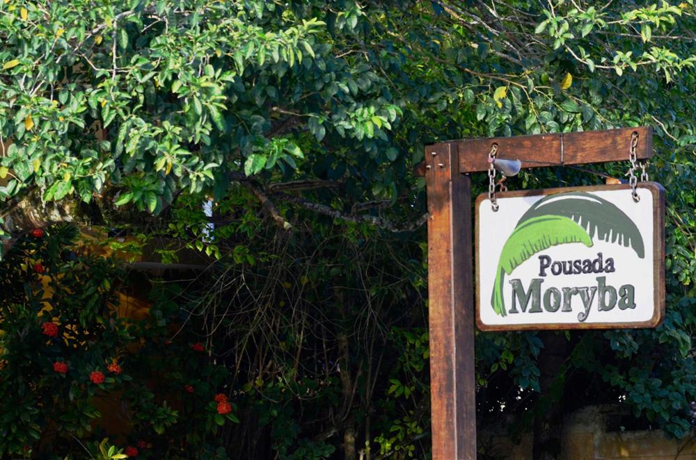 Um certificado, prêmio, placa ou outro documento exibido em Pousada Moryba