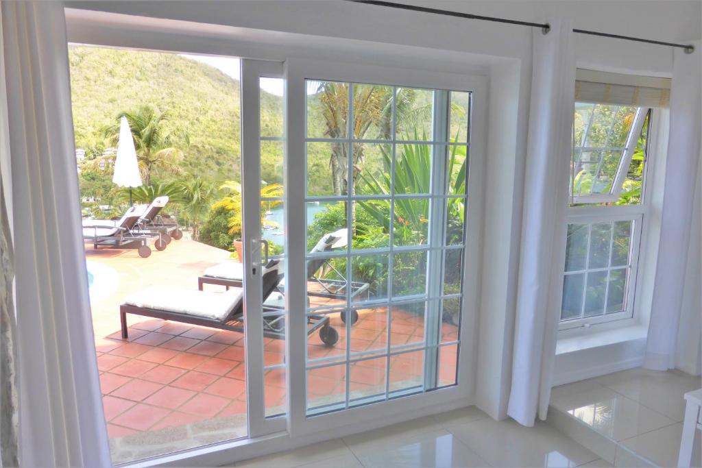 Сад в Marigot Palms Luxury Caribbean Apartment Suites