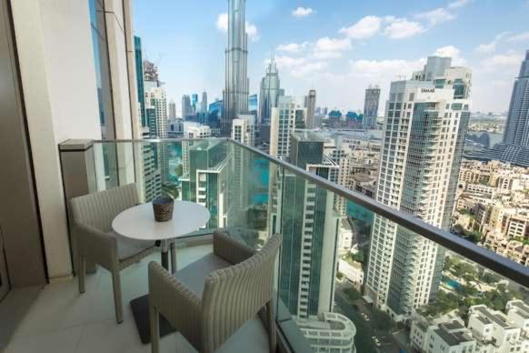 Фотография из галереи 2 Bedroom with full Burj Khalifa view в Дубае