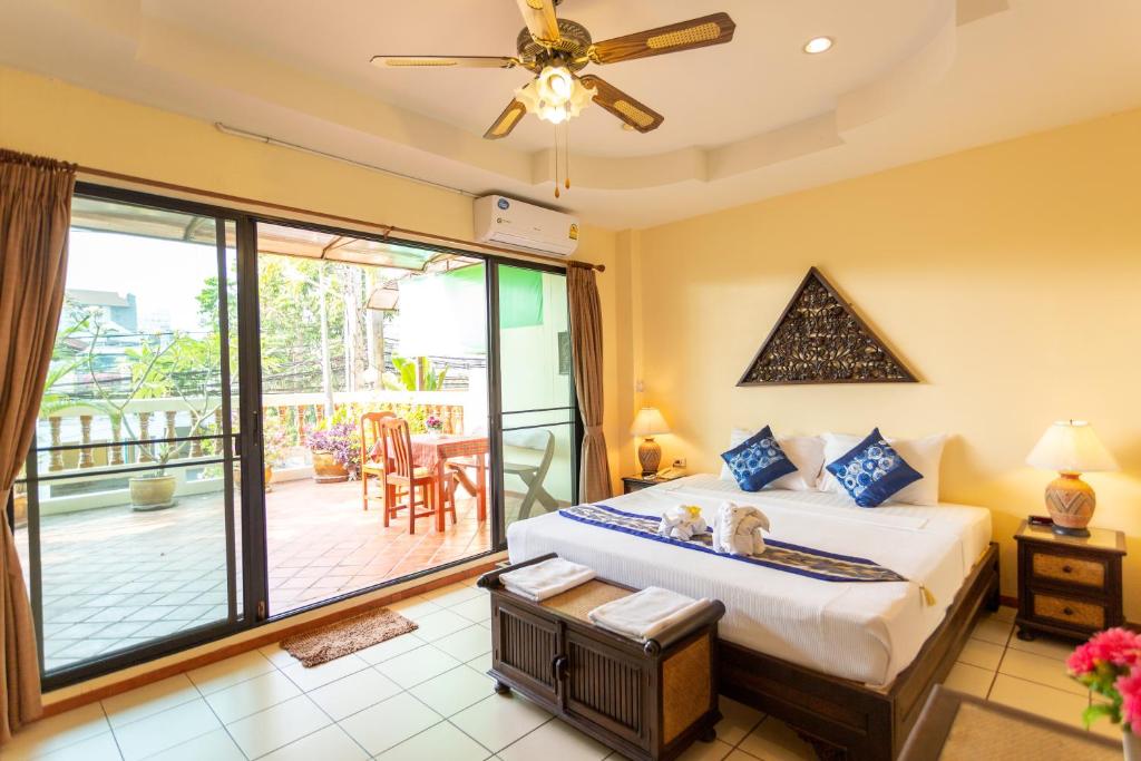 Chang Charlie Inn, Boutique - Resim 27