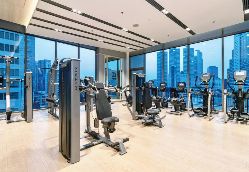 Fitness centrum a/nebo fitness zařízení v ubytování Oakwood Suites Bangkok