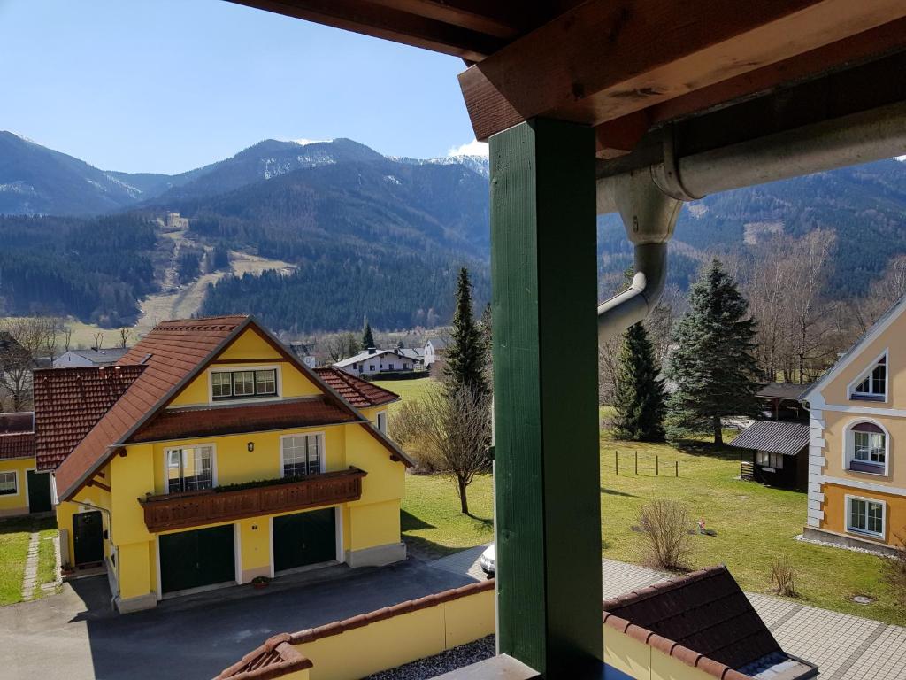 Nespecifikovaný výhled na hory nebo výhled na hory při pohledu z hotelu