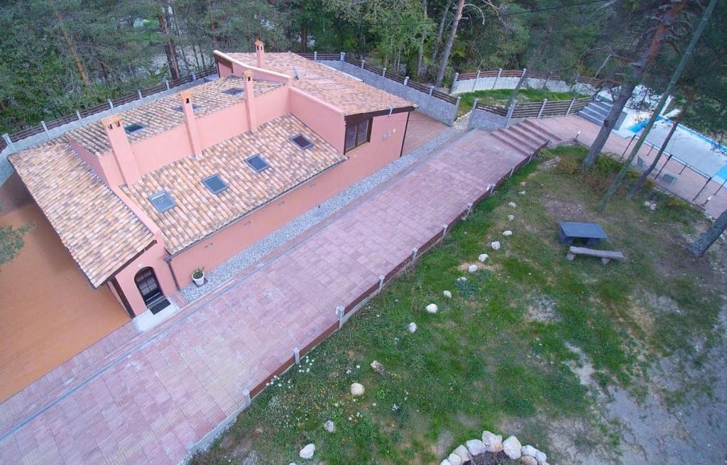 an aerial view of a house with a yard at Romantic-HuntingLodge-en-Provence**** in Saint-Pierre