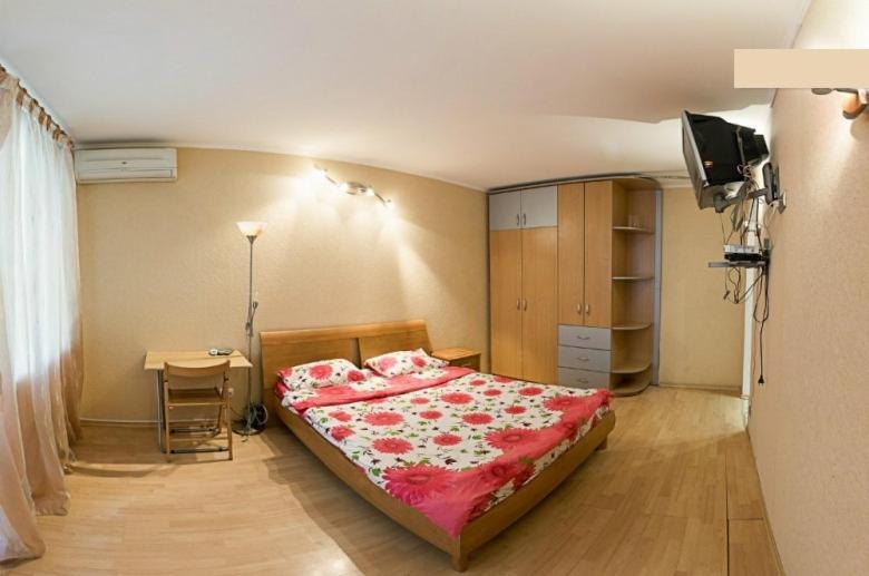 Alex Apartments on Lva Tolstogo - Studio - Zhylyans'ka Street 30