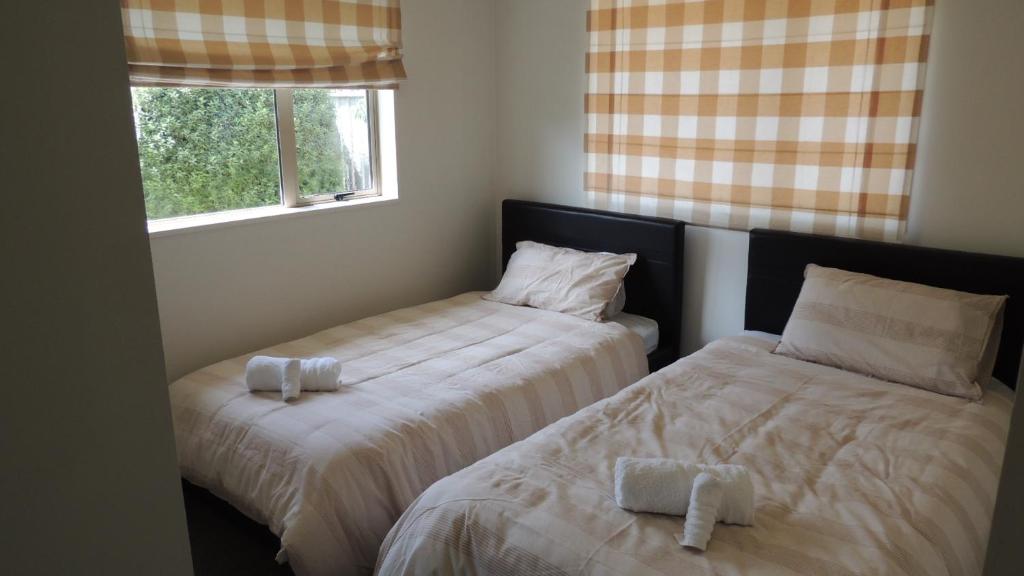 Airport, motorway, shopping handy - Resim 14