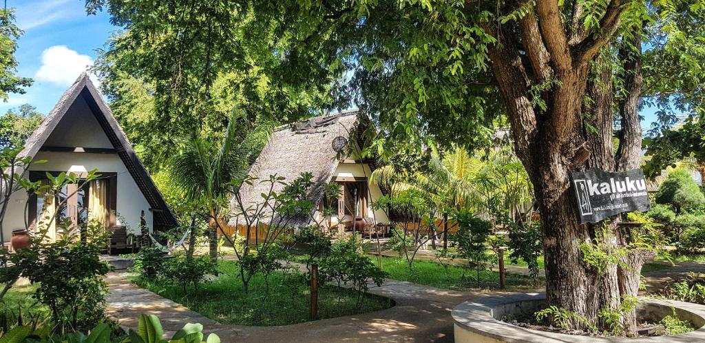 Zahrada ubytování Kaluku Gili Resort