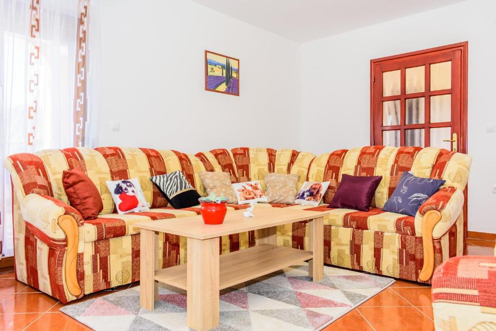 Posedenie v ubytovaní Relaxing apartment Josip - peaceful area