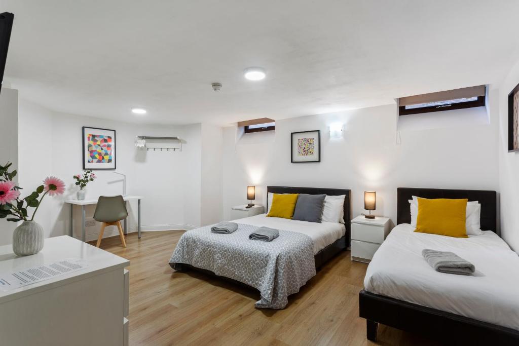 River Rooms Nottingham - Family Room With Shower