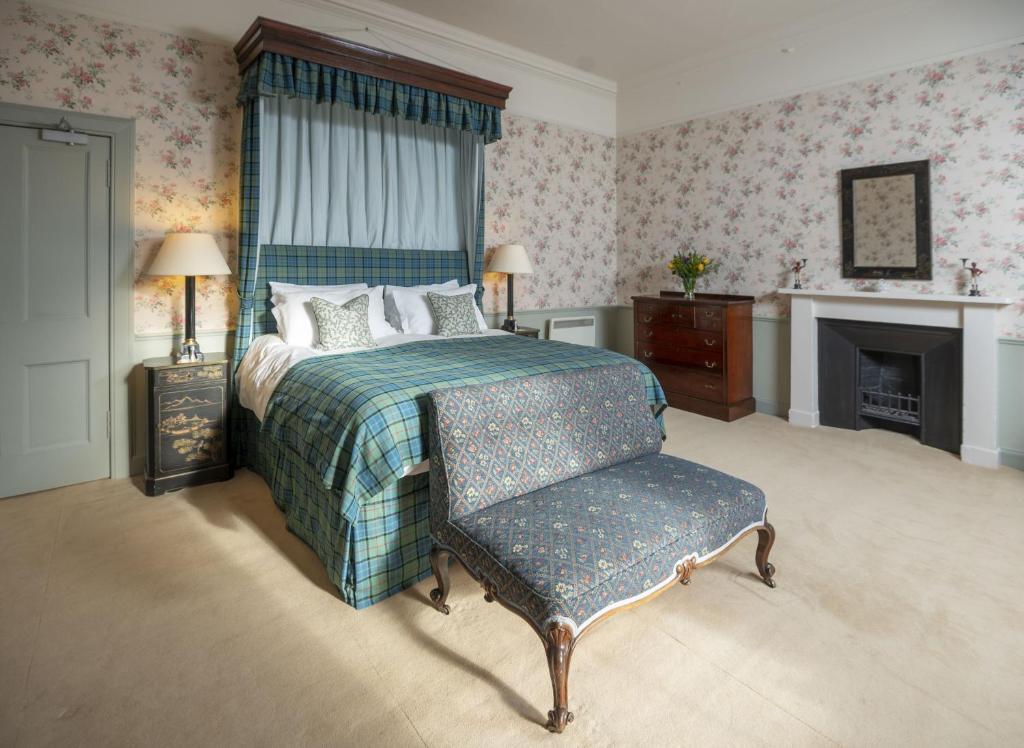 Postel nebo postele na pokoji v ubytování The Lauderdale at Thirlestane Castle