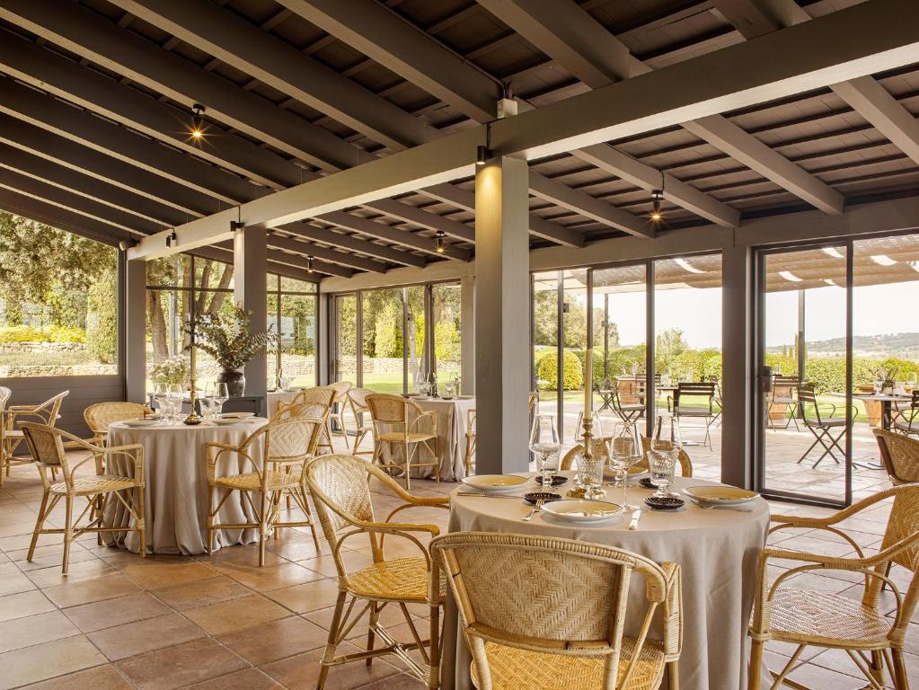Restaurace v ubytování Mas de Torrent Hotel & Spa, Relais & Châteaux