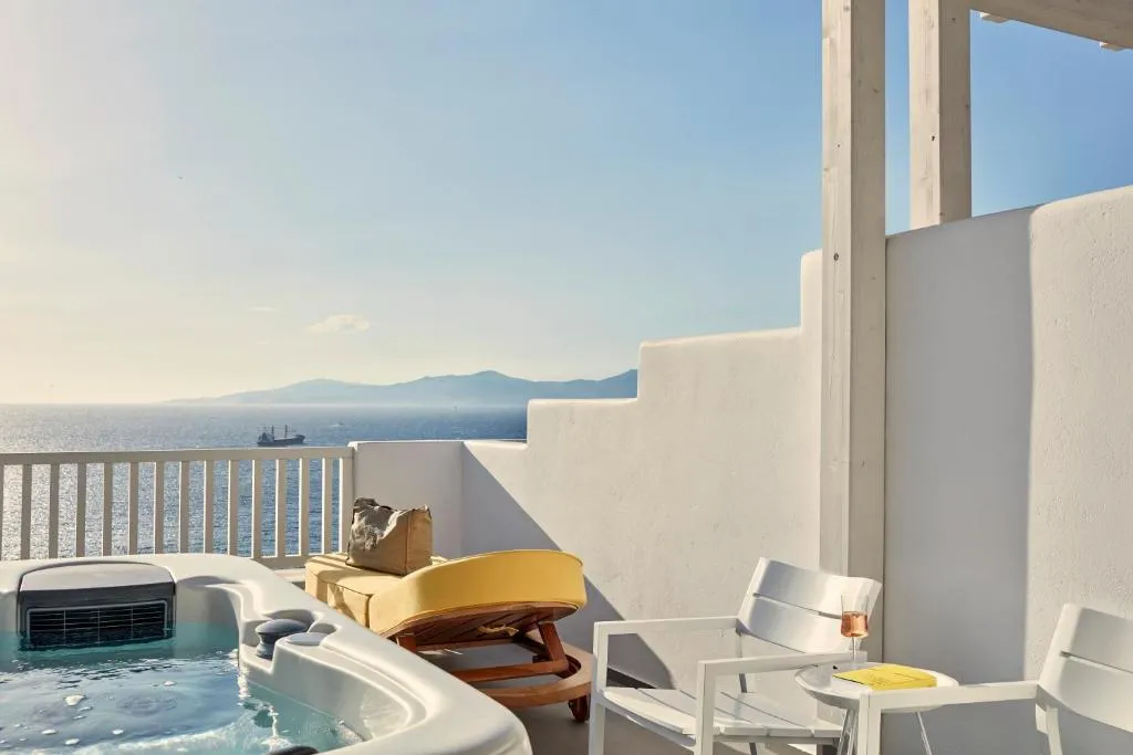 PHOS Superior Room with Sea View & Outdoor Jacuzzi