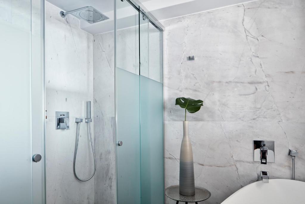 Kúpeľňa v ubytovaní Myconian Korali Relais & Chateaux