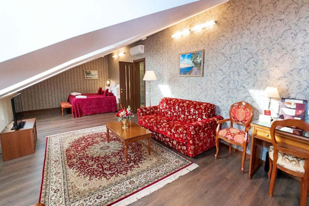 Ekaterina Hotel - Deluxe Double O Twin Room Con Techo Mansard