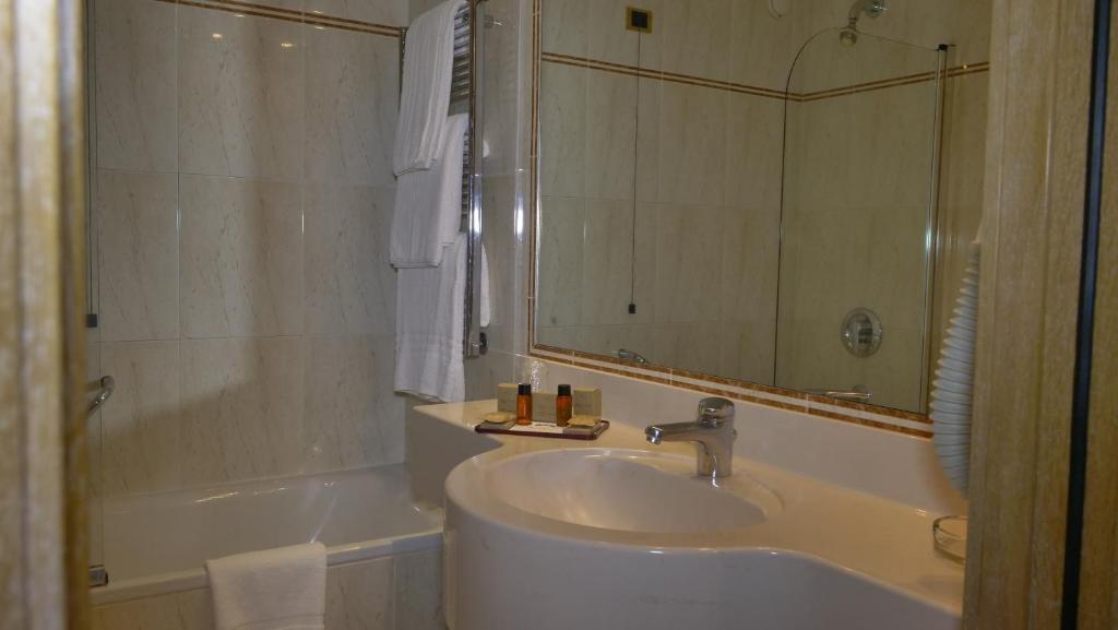 Koupelna v ubytování 501 Hotel