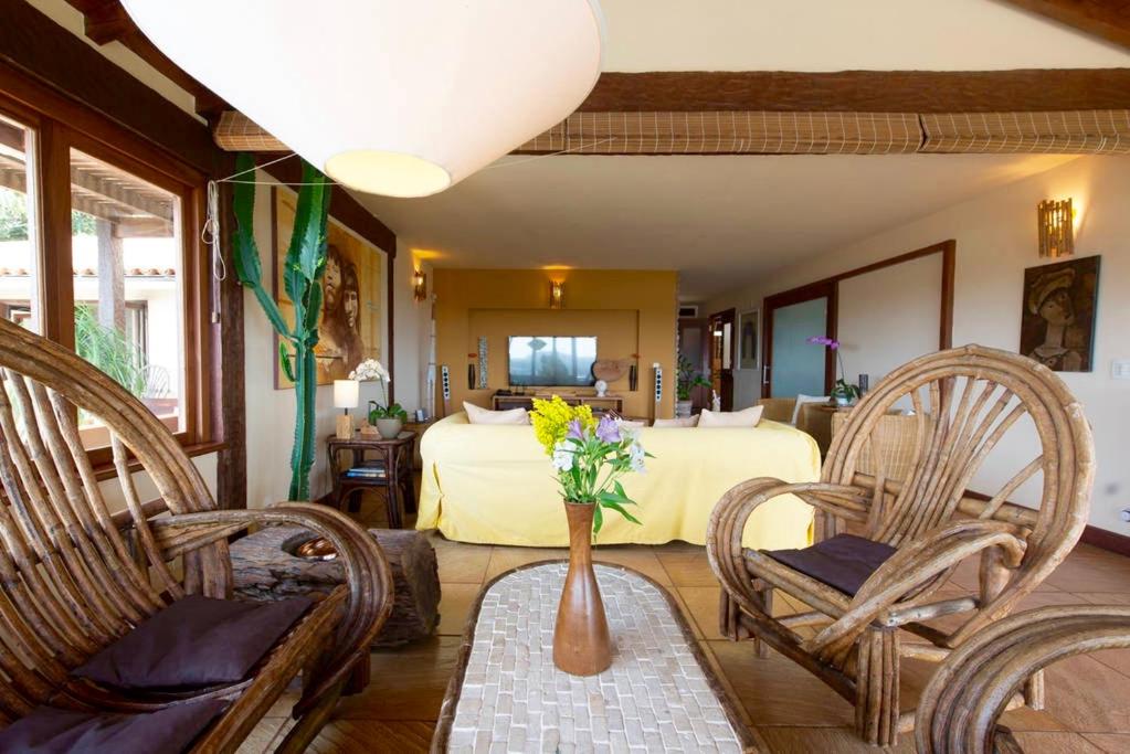  Buzios Hillside Retreat