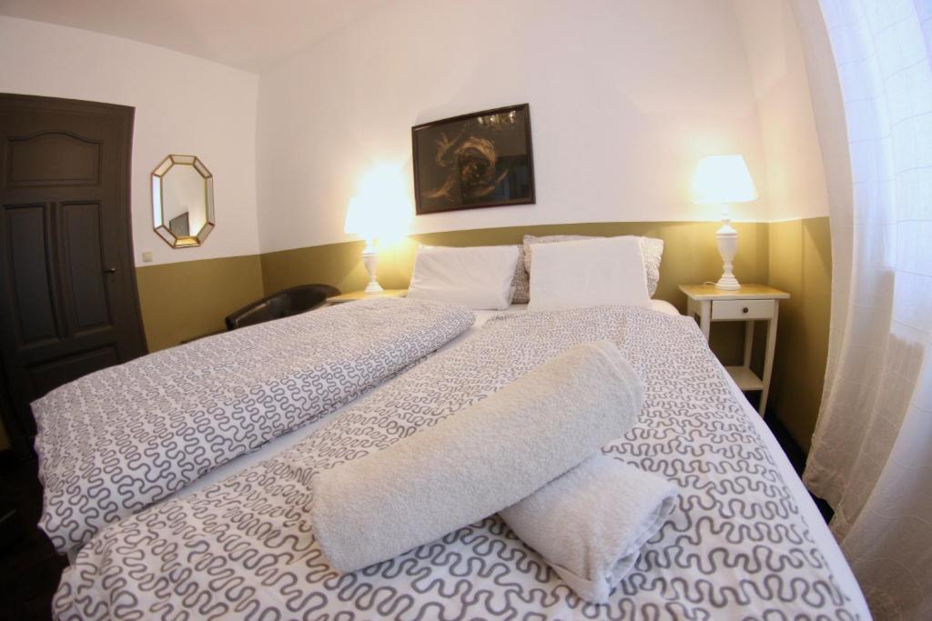 Hochwertige Studio Apartments & Wohnungen ideal für Geschäftsreisende und Monteure in Oberhausenにあるベッド