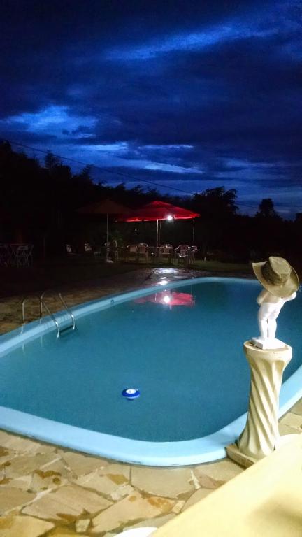  casa aconchegante com piscina churrasqueira lareira e campinho futebol