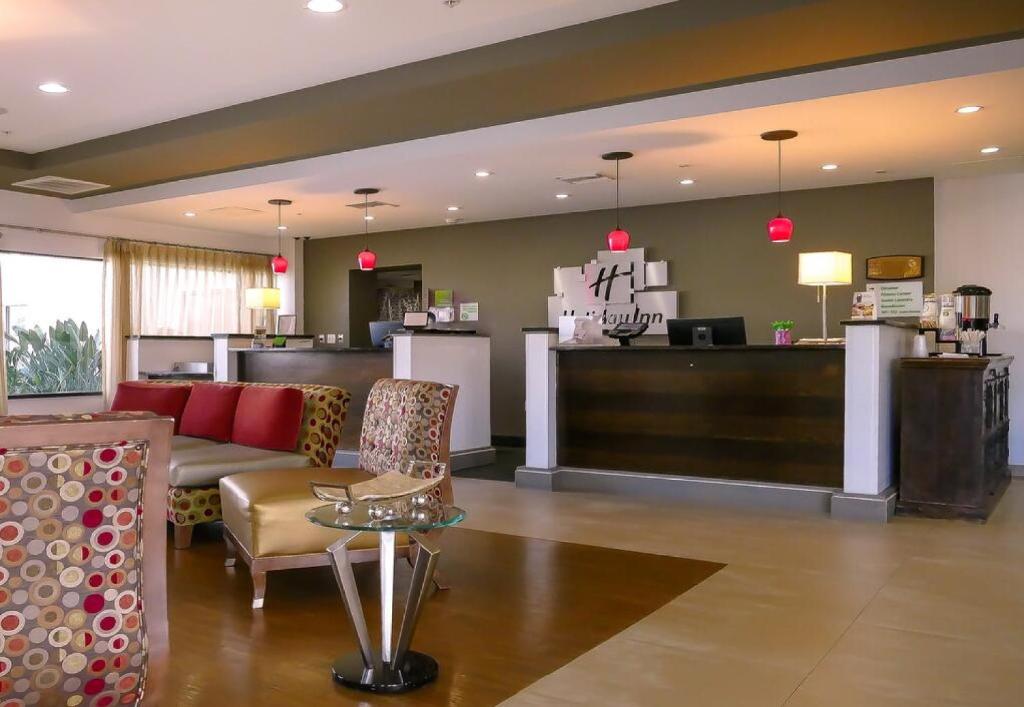 Vstupní hala nebo recepce v ubytování Holiday Inn - Fort Myers - Downtown Area, an IHG Hotel