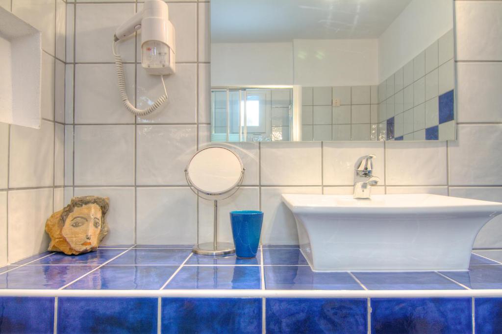 Kúpeľňa v ubytovaní Platys Gialos Hotel Sifnos