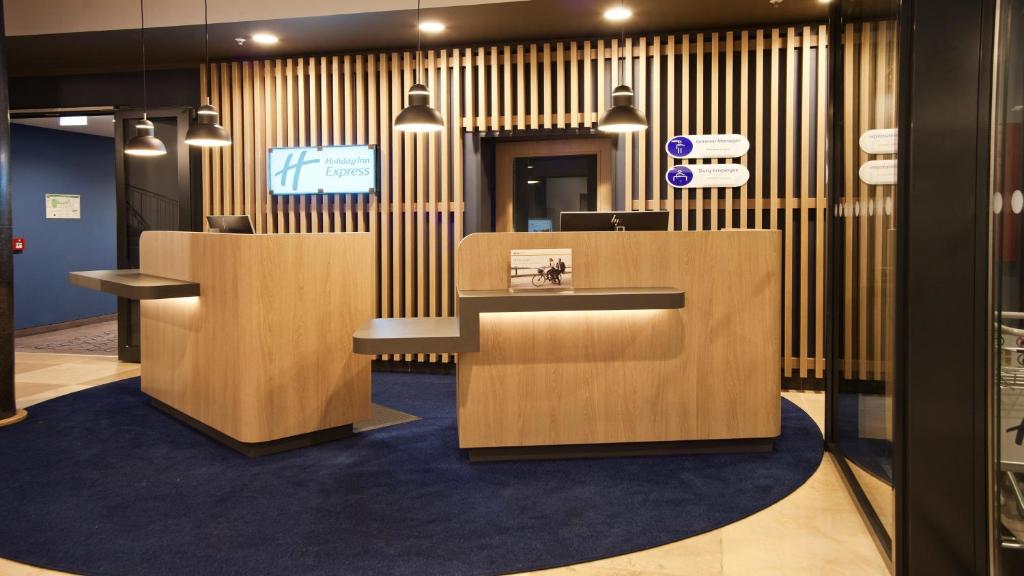 TV a/nebo společenská místnost v ubytování Holiday Inn Express - Saarbrücken by IHG