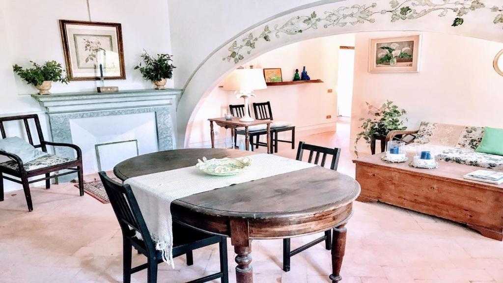 Zdjęcie z galerii obiektu Garden Of Eden/sleeps 11/spoleto Central - 10 Kms w mieście Marzolini