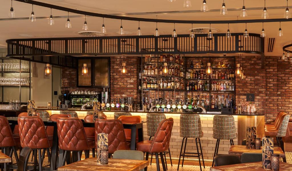 O lounge ou bar de NYX Hotel Dublin Christchurch