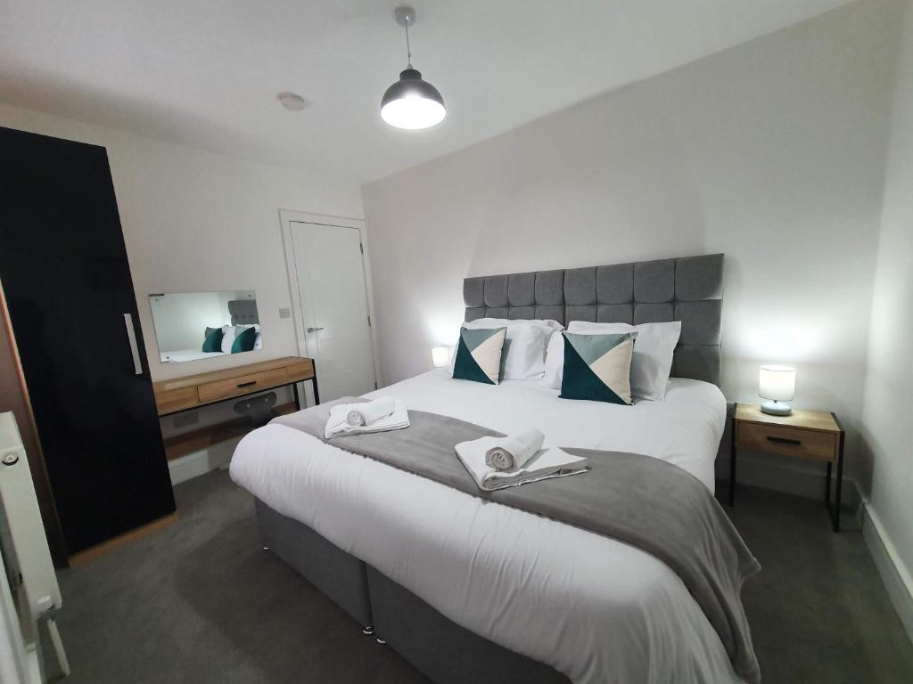 2 Bedroom Apartments in Filton by Cliftonvalley Apartments - Housity