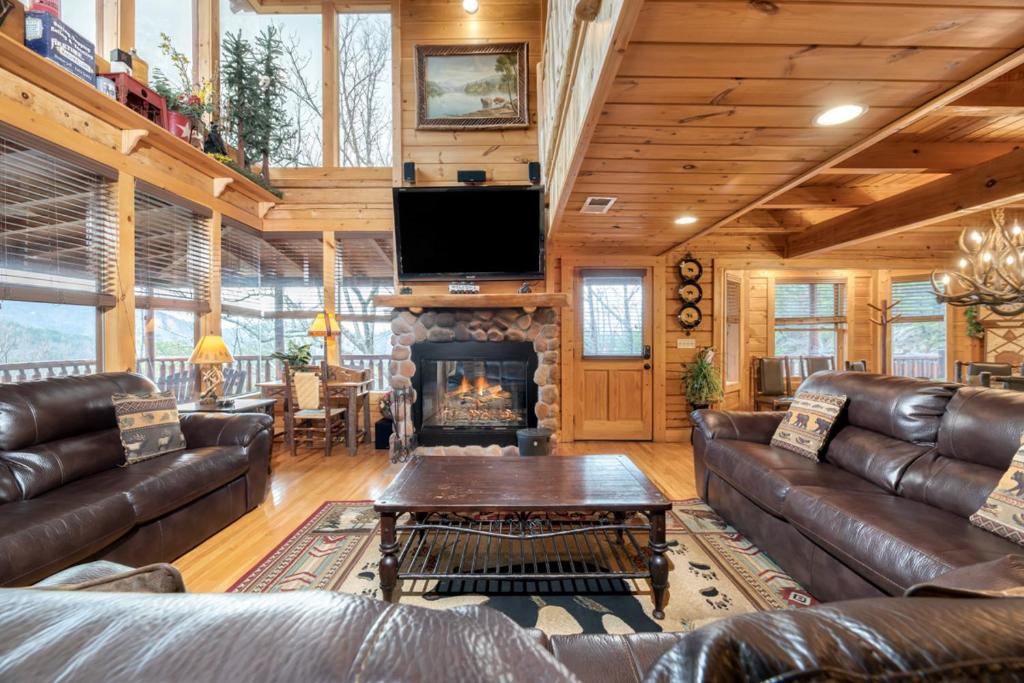 Χώρος καθιστικού στο Misty Mountaintop #52