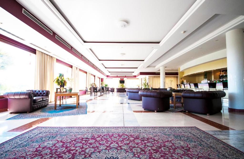 A seating area at Eurocongressi Hotel
