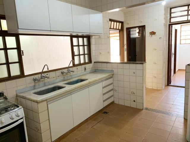  Casa ampla Asa Sul