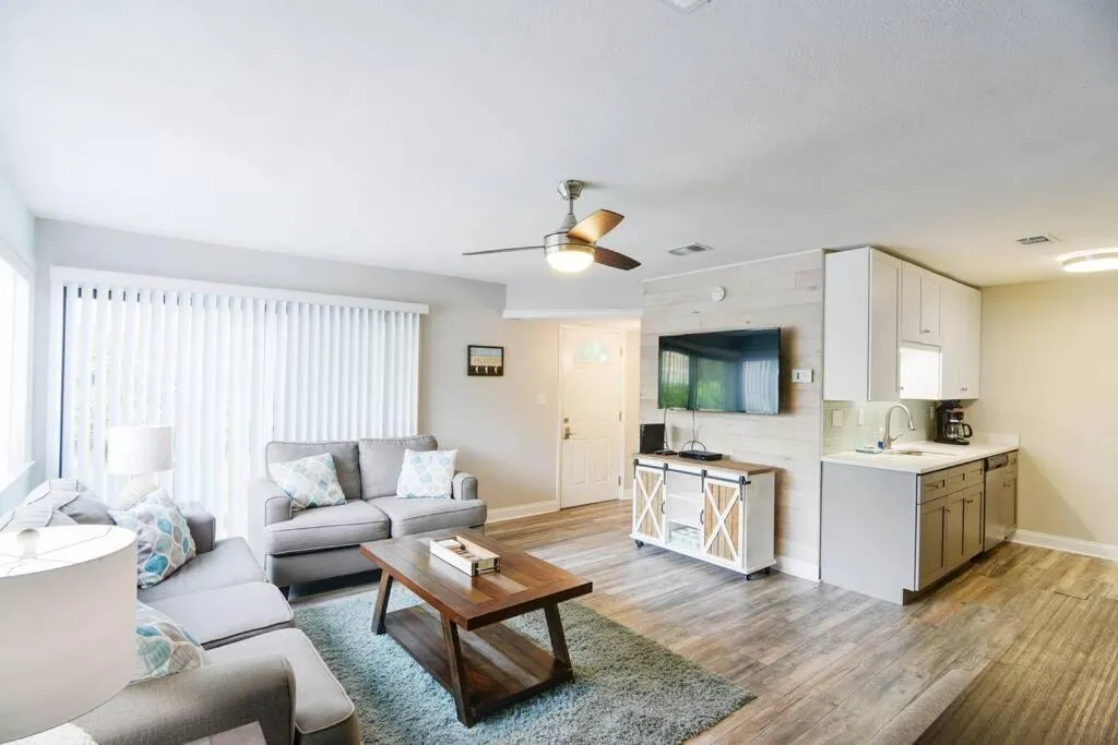 Miramar Beach retreat - steps from the beach, Destin, Statele Unite ale Americii