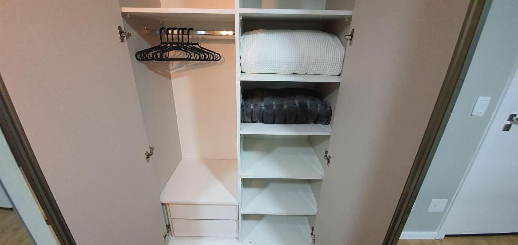  Studio Novo Adaptado com Ar Condicionado - ALL1102