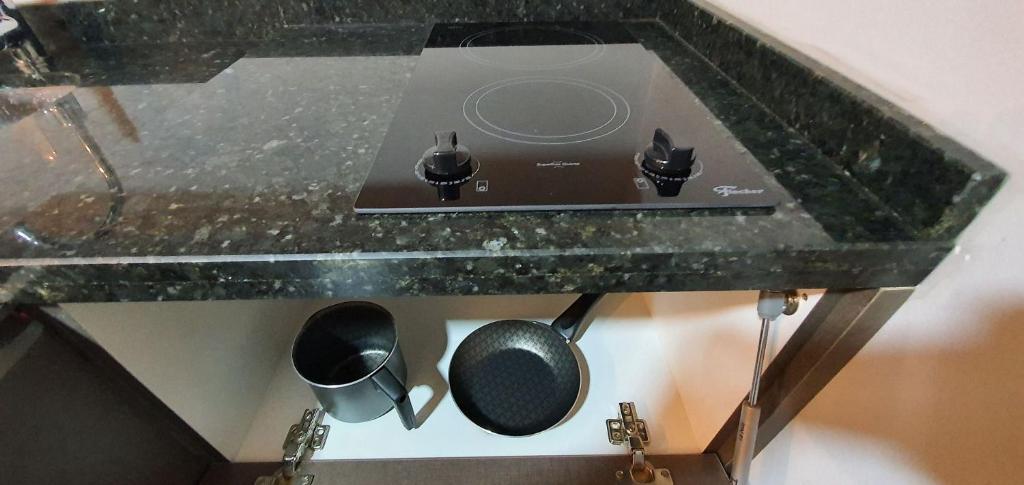  Studio Novo Adaptado com Ar Condicionado - ALL1102