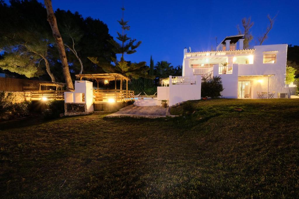 Villa Clara Ibiza, Santa Eularia des Riu – Updated 2023 Prices